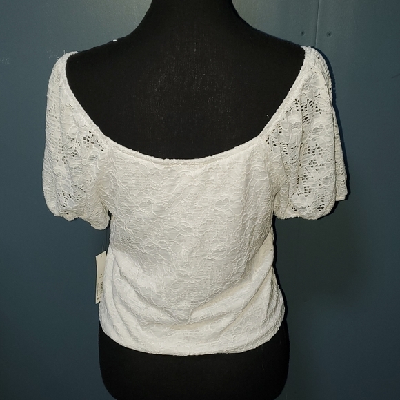 No Boundaries Sweetheart Cutout Wide Neck Lace Crop Top - NEW - Large - Picture 5 of 10